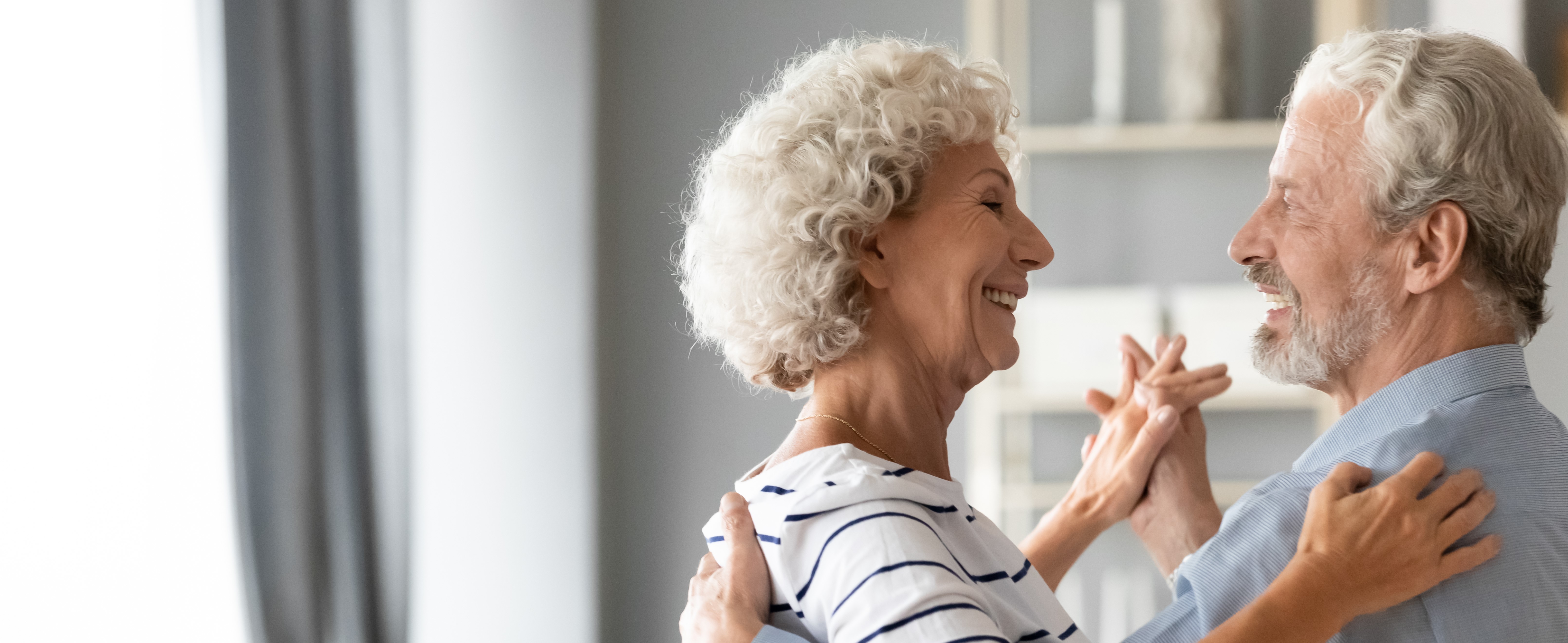 What’s the connection between Alzheimer’s Disease (AD) and falls among senior adults?